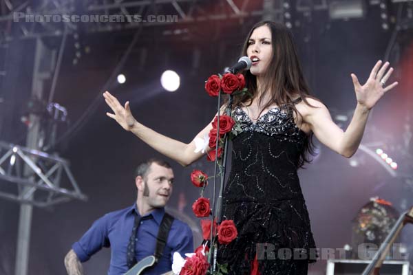 OLIVIA RUIZ - 2010-06-25 - PARIS - Hippodrome de Longchamp - 